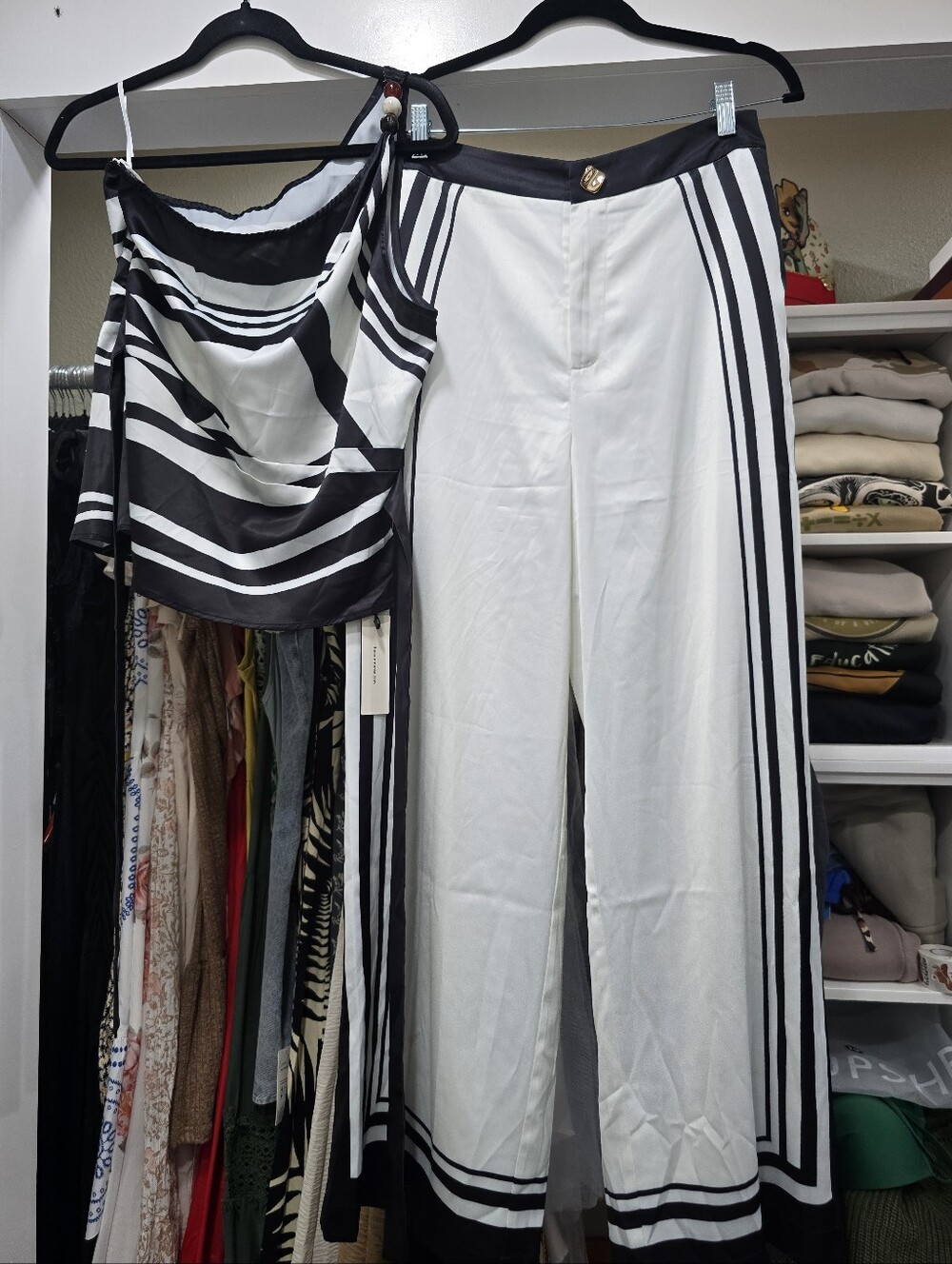 Commense Black & White Wide-Leg Two-Piece Set - Picture 2 of 11